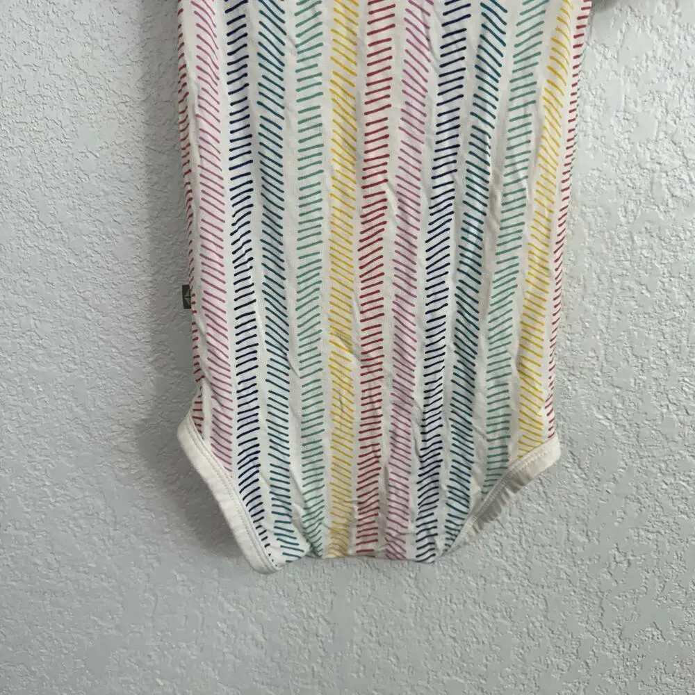 Kyte Baby Round Neck Short Sleeve Bodysuit Striped Rainbow Herringbone 18-24M